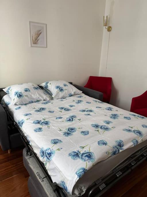 Charmant Appartement Au Moulin Rouge パリ エクステリア 写真